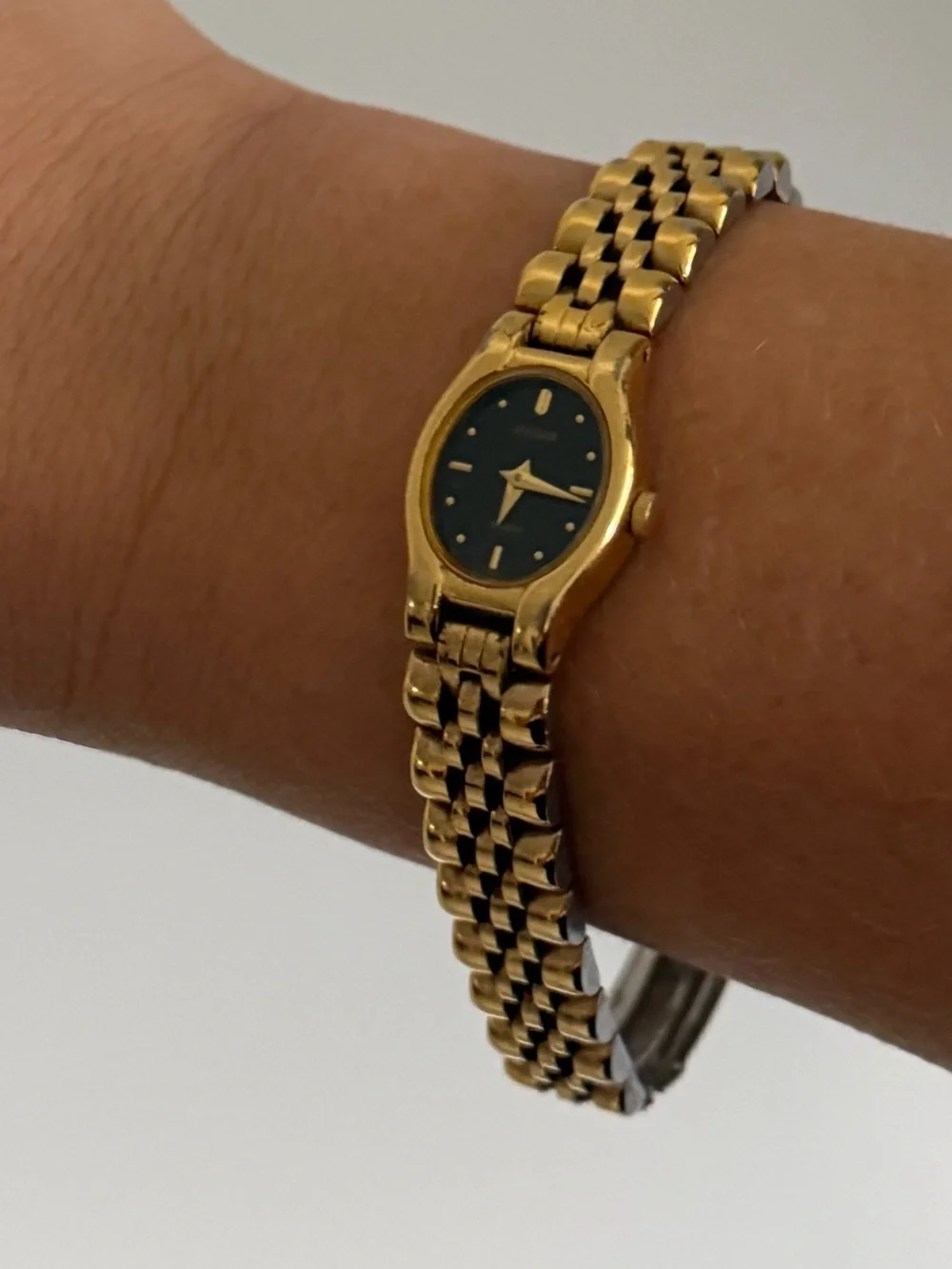 Vintage Pulsar Gold-Tone Watch with Black Dial